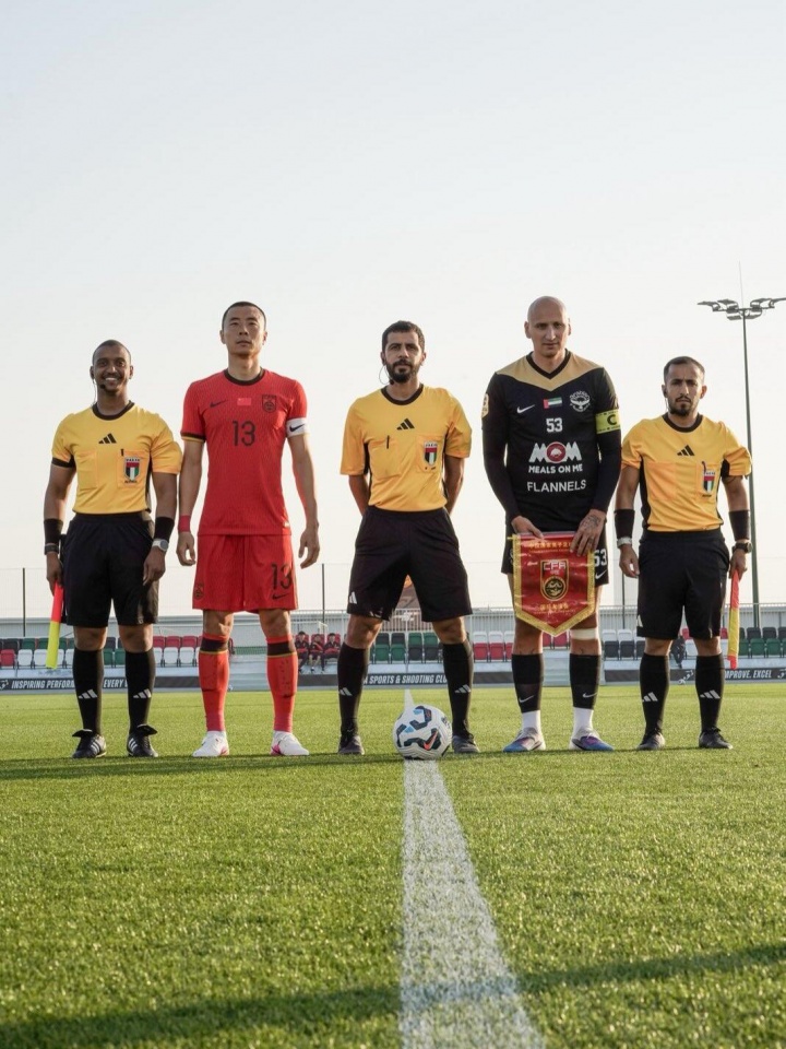 开云下载网站-前利物浦中场交手国足！33岁谢尔维与国足踢热身赛，作为队长首发