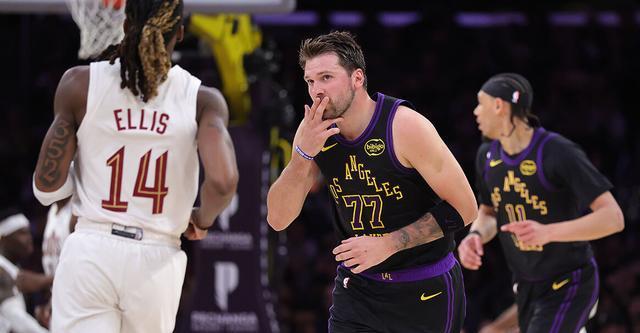 kaiyun安全登录-东契奇复出42+12喜迎15000分里程碑 湖人主场轻取骑士